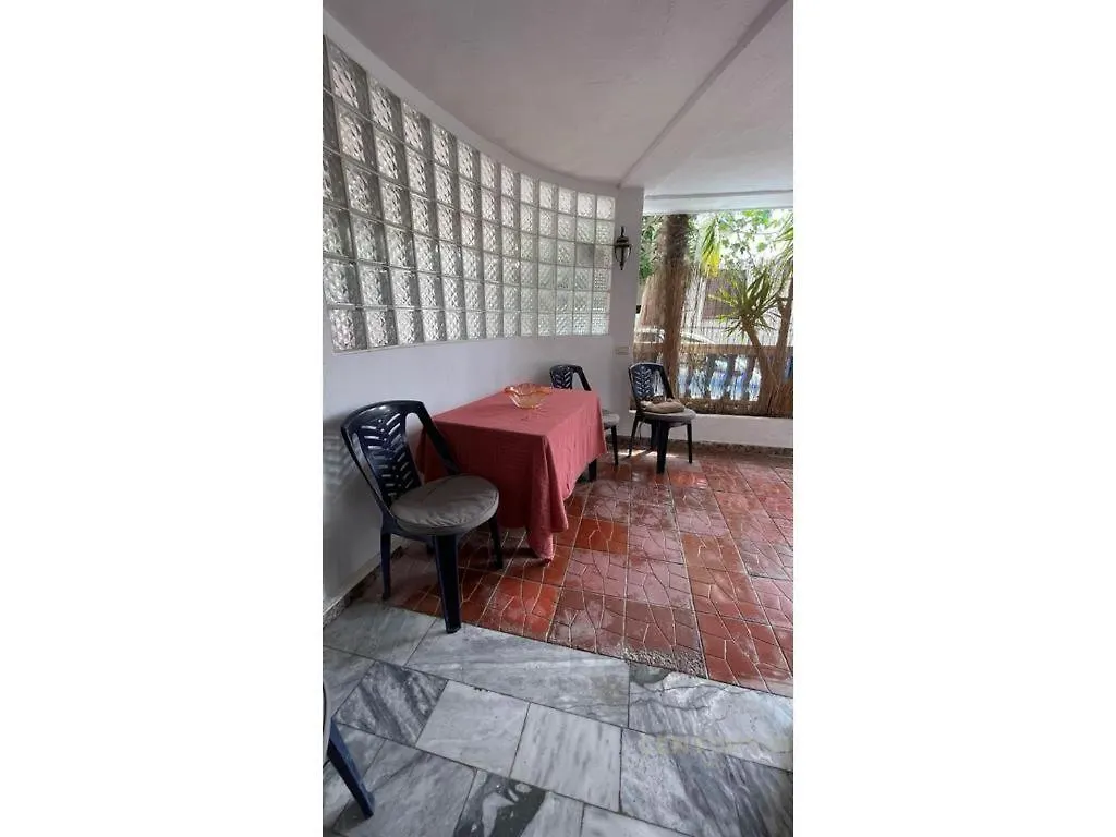 Apartament With Front Porch カヴァヤ アパート